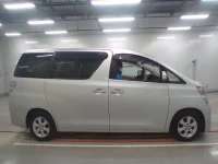 Toyota VELLFIRE лот № 30272 оценка 4  с аукциона в Японии 2