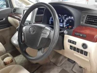 Toyota VELLFIRE лот № 30272 оценка 4  с аукциона в Японии 6