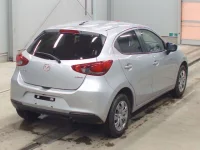 Mazda MAZDA2 лот № 3235 оценка RA  с аукциона в Японии 1