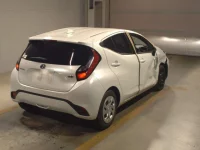 Toyota AQUA лот № 253 оценка R  с аукциона в Японии 1