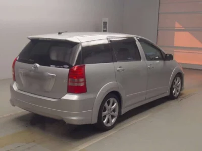 Toyota WISH  с аукциона в Японии