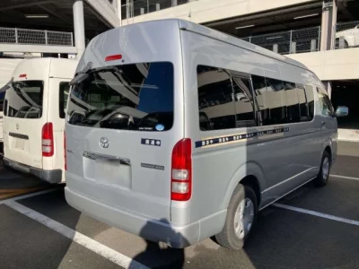 Toyota HIACE  с аукциона в Японии