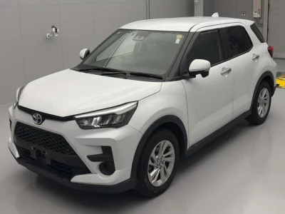 Toyota RAIZE  с аукциона в Японии