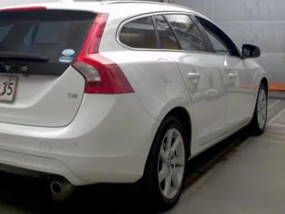 Volvo V60  с аукциона в Японии