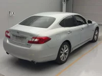 Nissan FUGA лот № 9058 оценка 3.5  с аукциона в Японии 1