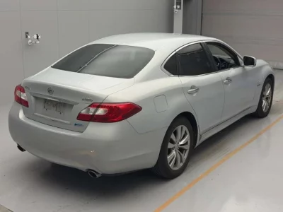 Nissan FUGA  с аукциона в Японии