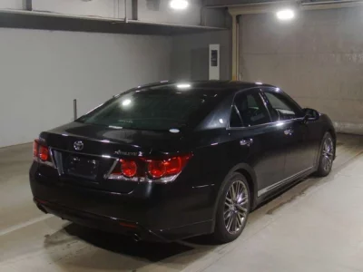 Toyota CROWN  с аукциона в Японии