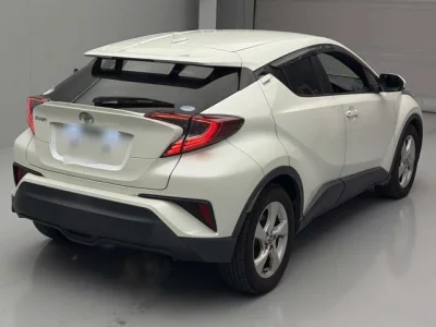 Toyota C-HR  с аукциона в Японии