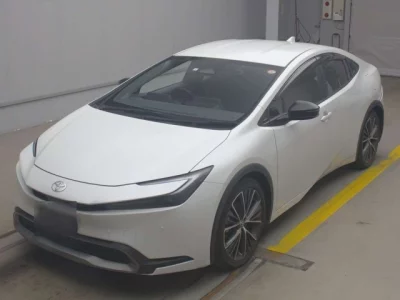 Toyota PRIUS  с аукциона в Японии