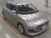 Suzuki SWIFT лот № 30299 оценка 3  с аукциона в Японии 4