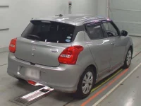 Suzuki SWIFT лот № 30299 оценка 3  с аукциона в Японии 1