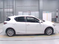 Lexus CT лот № 30230 оценка 3.5  с аукциона в Японии 2