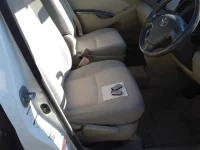 Toyota ISIS лот № 30234 оценка 3.5  с аукциона в Японии 7