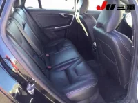 Volvo V60 лот № 2048 оценка 4  с аукциона в Японии 4