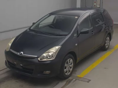 Toyota WISH  с аукциона в Японии