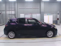 Lexus CT лот № 30236 оценка 4  с аукциона в Японии 2