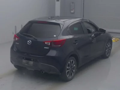 Mazda DEMIO  с аукциона в Японии