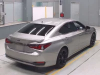Lexus ES лот № 30246 оценка 5  с аукциона в Японии 1