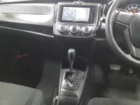 Toyota COROLLA AXIO лот № 30327 оценка R  с аукциона в Японии 8