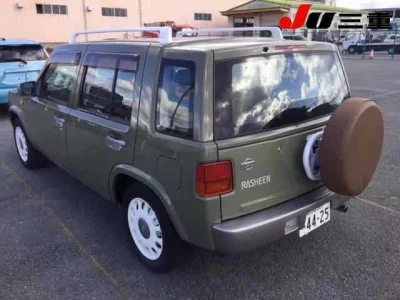 Nissan RASHEEN