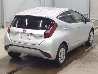 Toyota AQUA  с аукциона в Японии