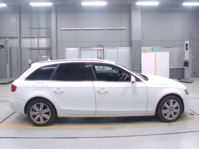 Audi A4  с аукциона в Японии
