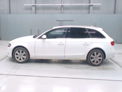 Audi A4  с аукциона в Японии
