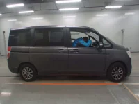 Honda STEP WAGON лот № 30337 оценка 3.5  с аукциона в Японии 2