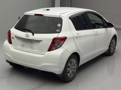 Toyota VITZ  с аукциона в Японии
