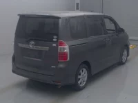 Toyota NOAH лот № 763 оценка R  с аукциона в Японии 1
