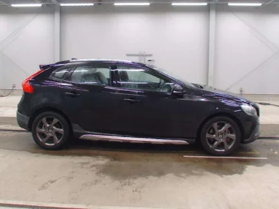 Volvo V40  с аукциона в Японии