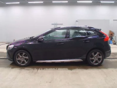 Volvo V40  с аукциона в Японии