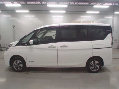 Nissan SERENA  с аукциона в Японии