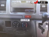 Toyota HIACE VAN лот № 2071 оценка 3.5  с аукциона в Японии 10