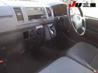 Toyota HIACE VAN лот № 2071 оценка 3.5  с аукциона в Японии 7