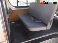 Toyota HIACE VAN лот № 2071 оценка 3.5  с аукциона в Японии 9