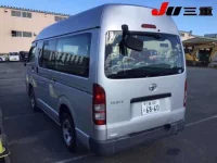 Toyota HIACE VAN лот № 2071 оценка 3.5  с аукциона в Японии 1