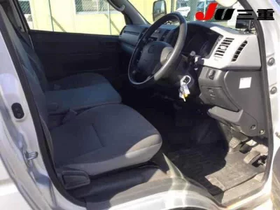 Toyota HIACE VAN  с аукциона в Японии