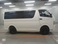 Toyota HIACE VAN лот № 30349 оценка R  с аукциона в Японии 2