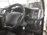 Toyota HIACE VAN лот № 30349 оценка R  с аукциона в Японии 6