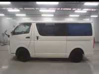 Toyota HIACE VAN лот № 30349 оценка R  с аукциона в Японии 3