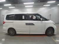 Honda ELYSION лот № 30347 оценка 3.5  с аукциона в Японии 2