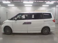 Honda ELYSION лот № 30347 оценка 3.5  с аукциона в Японии 3