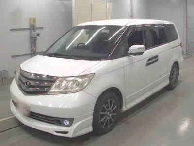Honda ELYSION  с аукциона в Японии