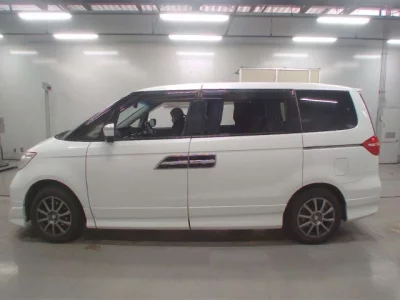 Honda ELYSION  с аукциона в Японии