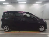 Toyota SIENTA лот № 30367 оценка 3  с аукциона в Японии 2