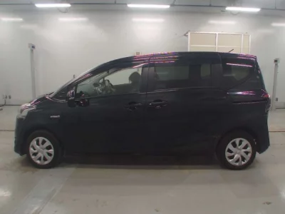 Toyota SIENTA  с аукциона в Японии