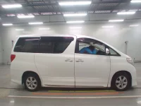 Toyota ALPHARD лот № 30372 оценка 3.5  с аукциона в Японии 2