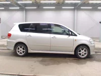 Toyota IPSUM лот № 3332 оценка 3  с аукциона в Японии 2