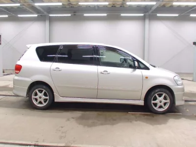 Toyota IPSUM  с аукциона в Японии